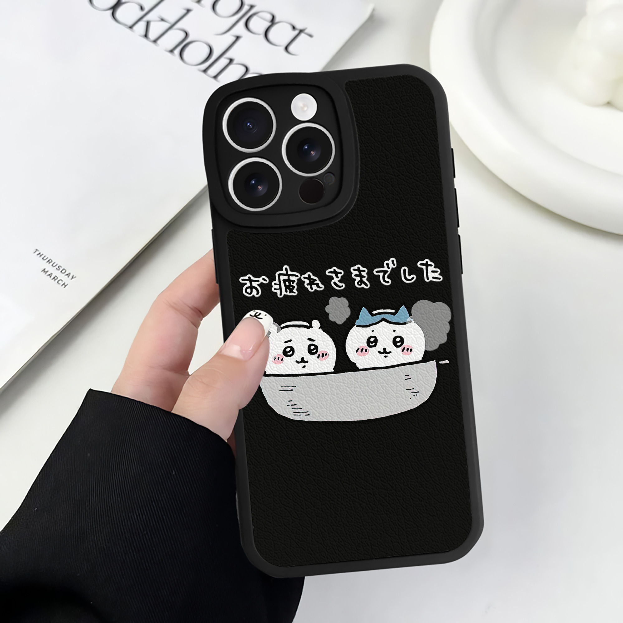 （画像用） ちいかわ ハチワレ Chii-kawa hachiware 【iPhone 16シリーズ対応】シリコンスマホケース（レザー調） 材質：シリコン